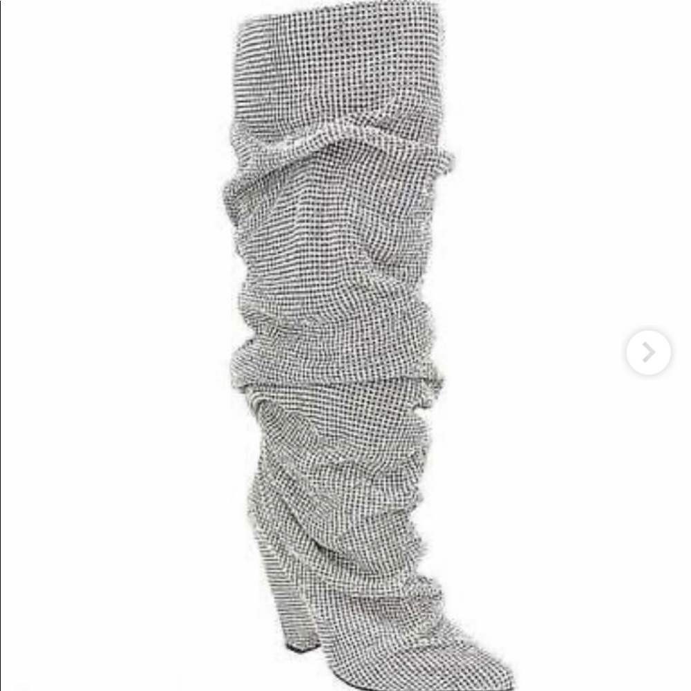 Boot all sizes available